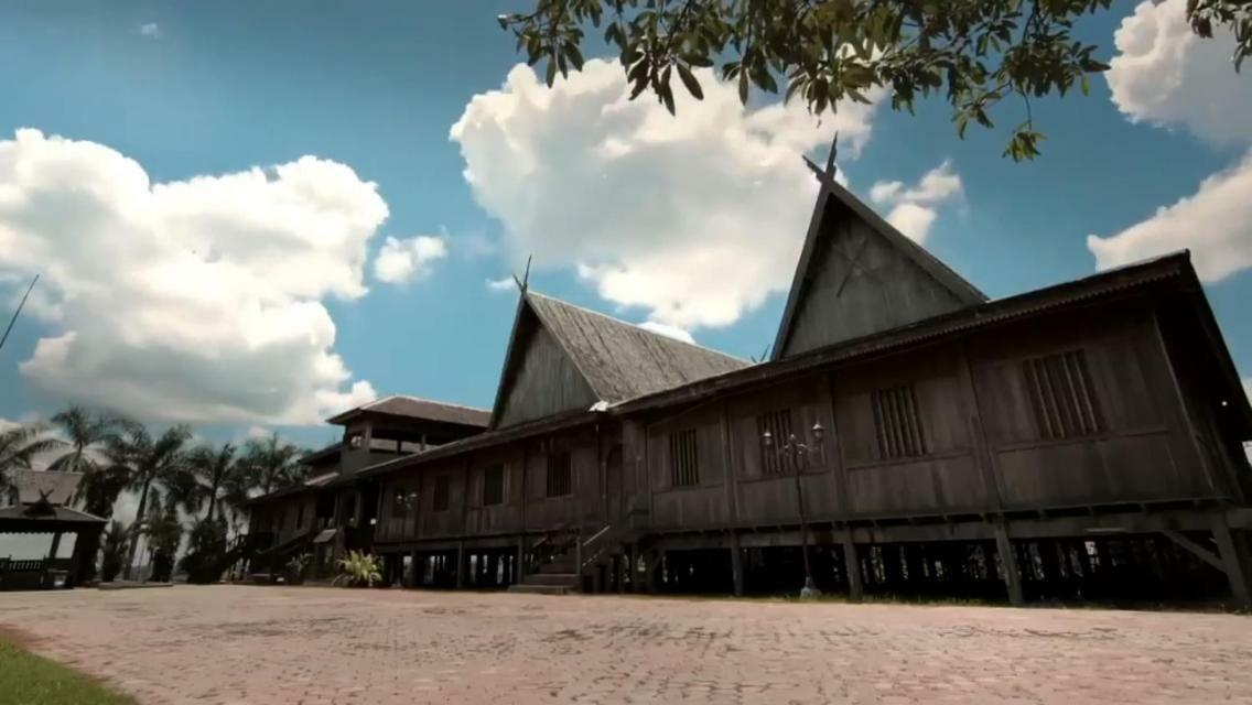 Orangutan Shaka Houseboat With Cabin Pangkalan Bun Exterior photo
